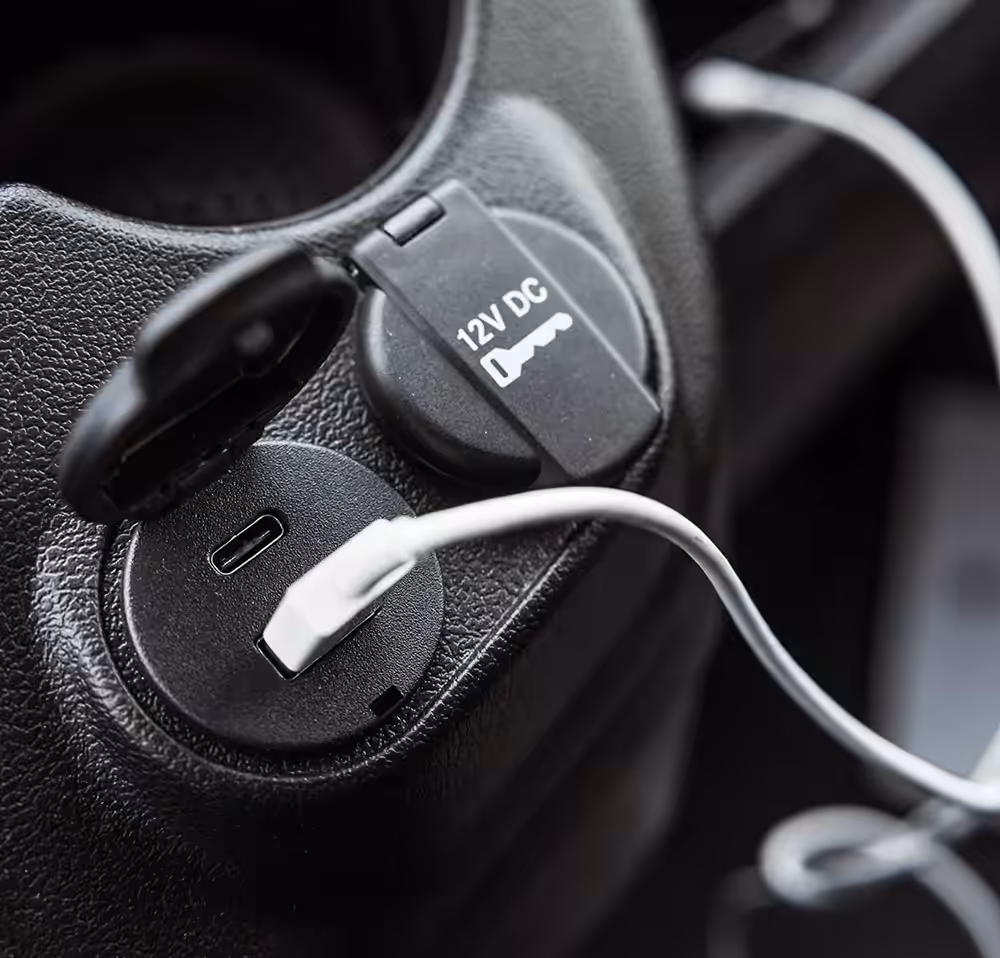 USB Steckdose Fahrerhaus.jpg