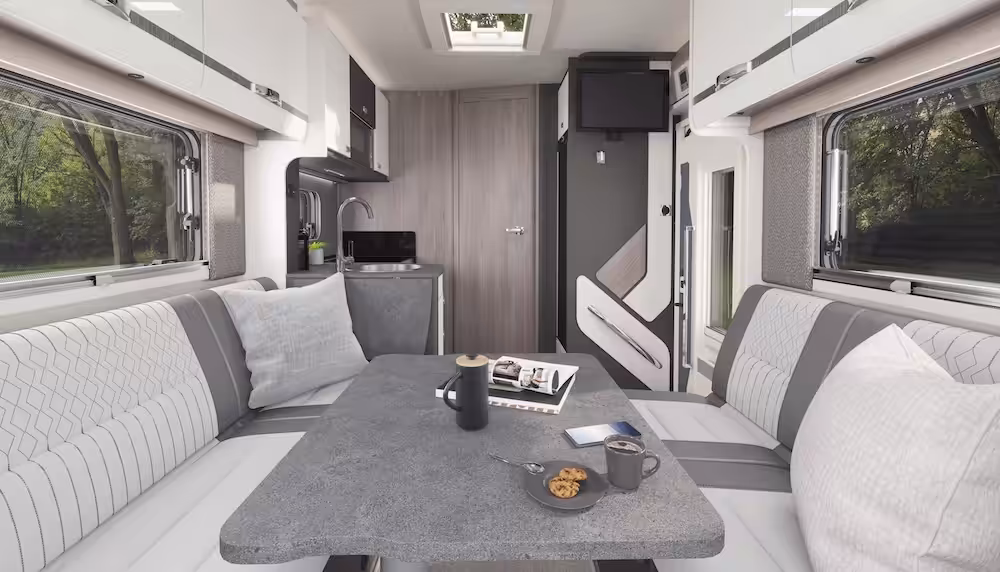 2026 Voyager Xtra 594 Front To Rear Caption