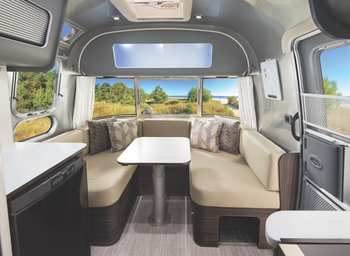 2021 Row 534 Interiors Dinette Timberline Neutral Ground Printtif Copy
