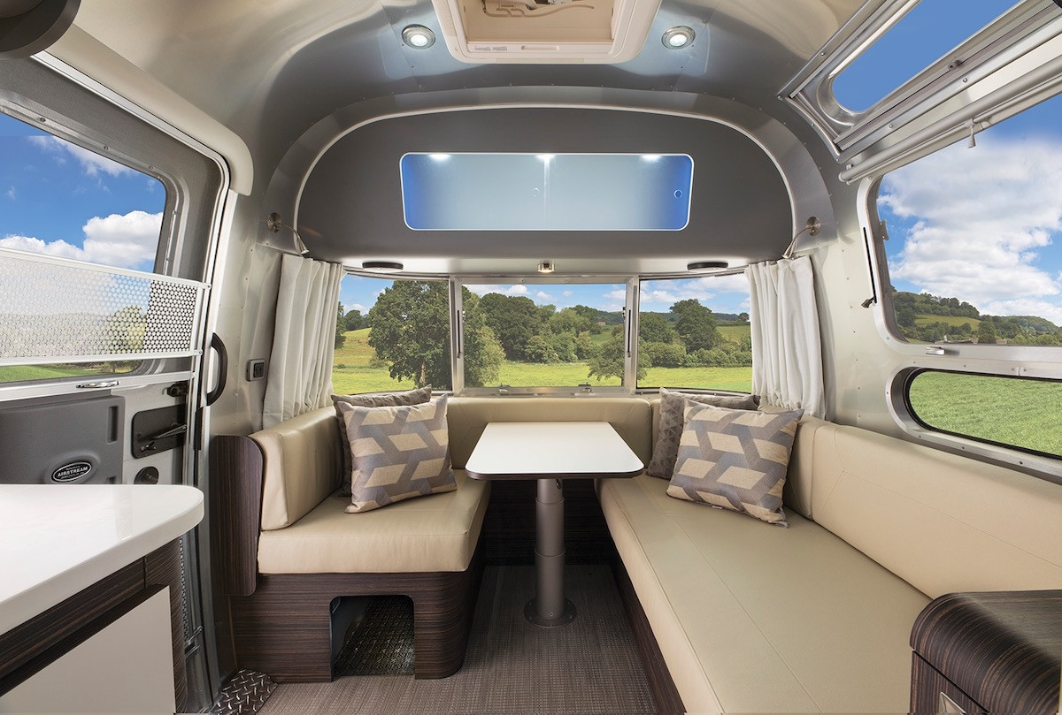 2021 Row 604 Interior Dinette Timberline Neutral Ground Webpng Copy