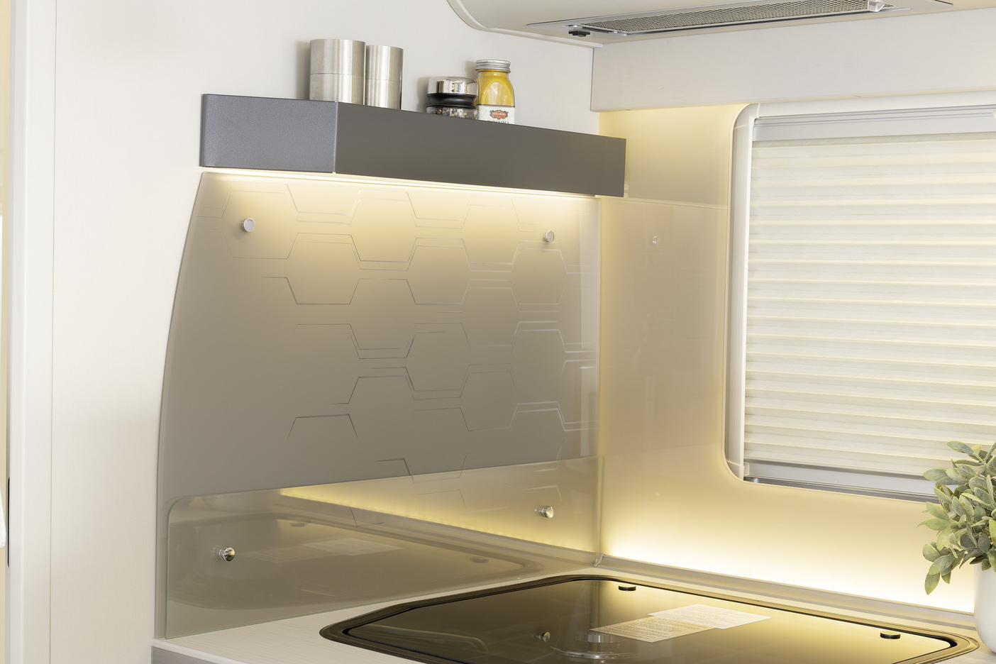 Esprit I7150DBM Detail Vorne Kuche NoceNagano Rubino
