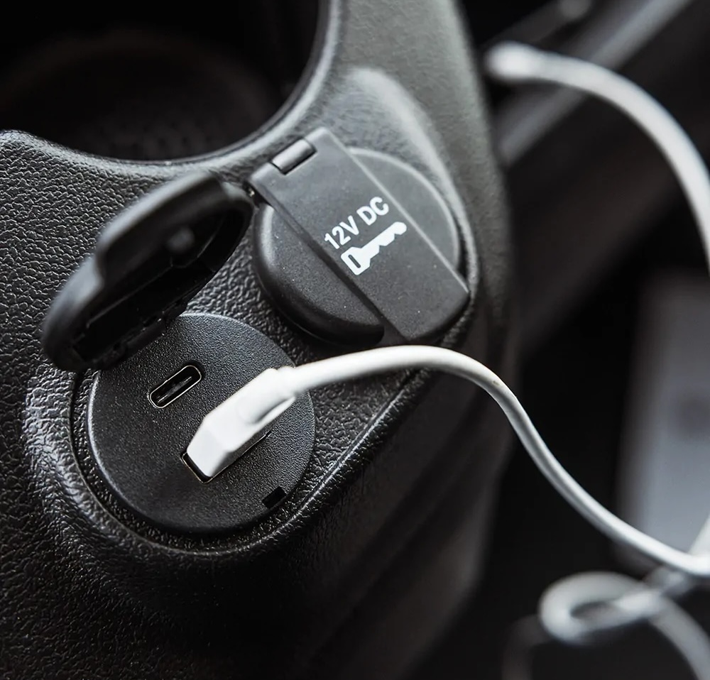 USB Steckdose Fahrerhaus.jpg