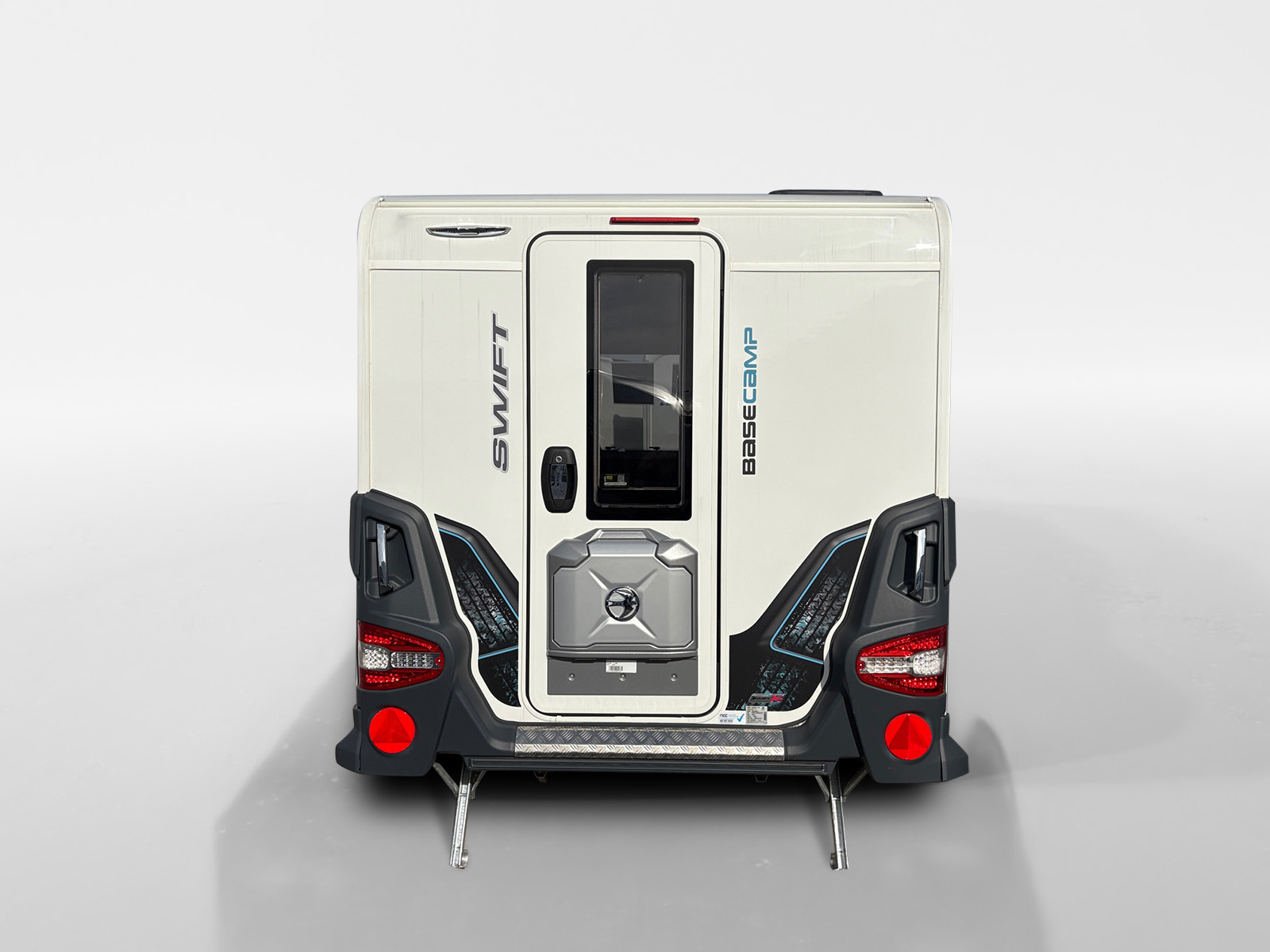 1532025 41683 3 