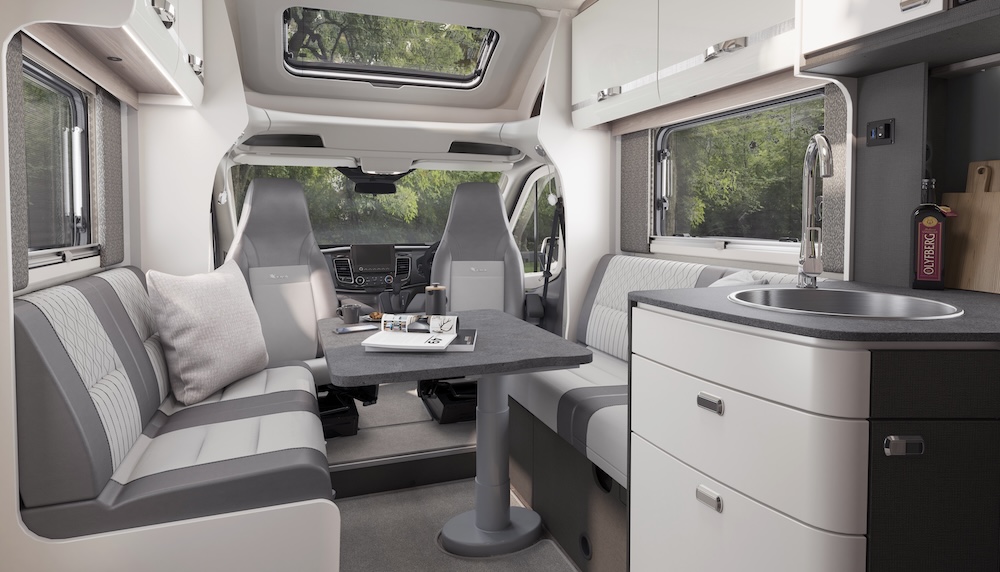 2026 Voyager Xtra 594 Front Lounge