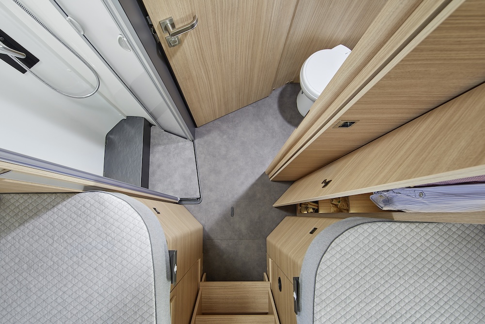 2026 MalibuReisemobil RM2 I470RB LE K Comfort 4.2t Umkleidezimmer Von Oben