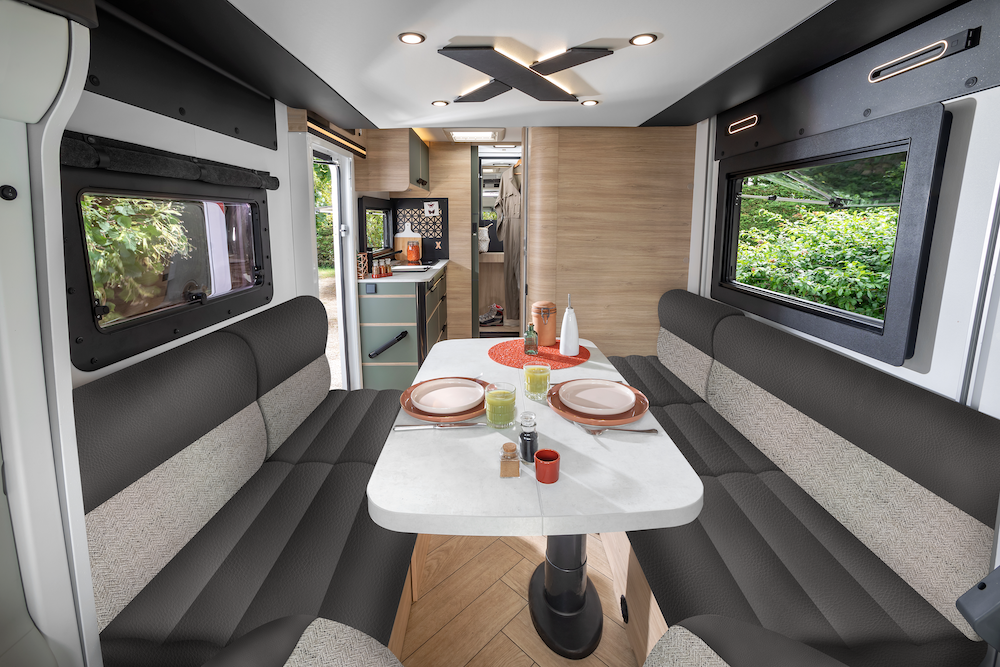 Chausson X650 2026 3 Lounge Bombay