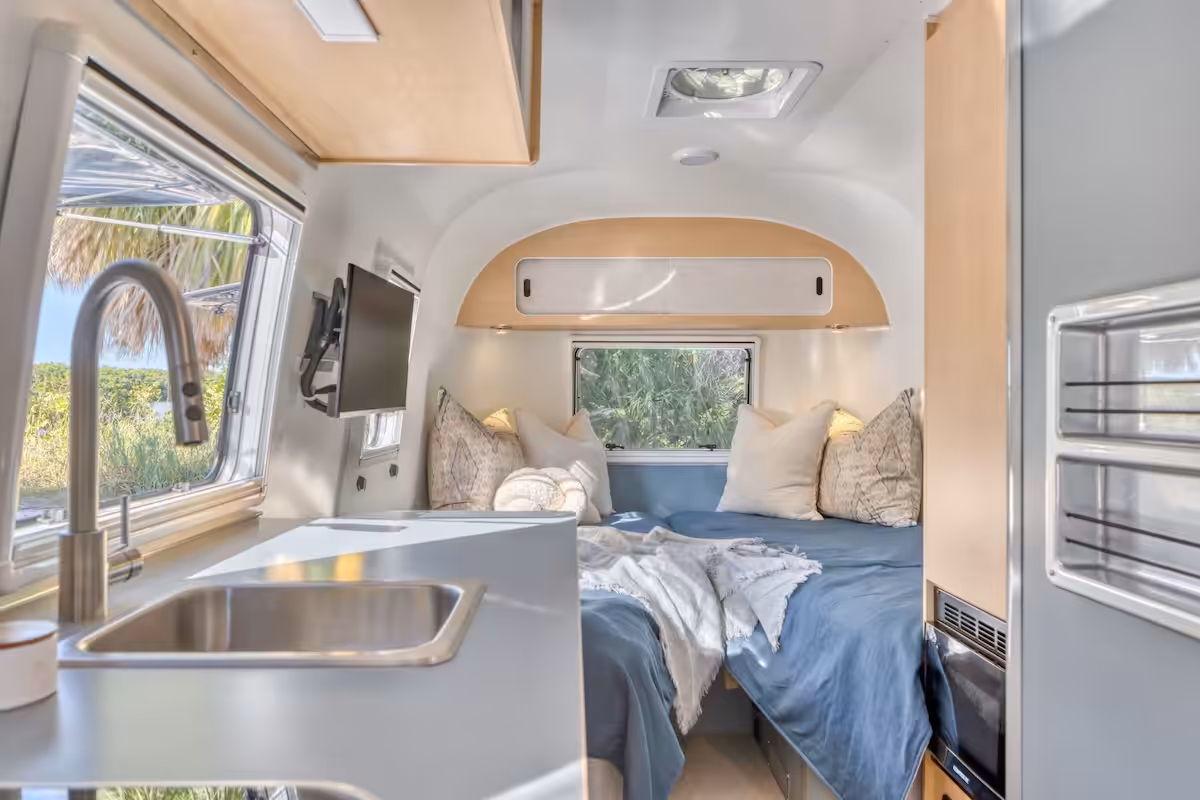 WorldTraveler 22FB Pielage  57 Caption