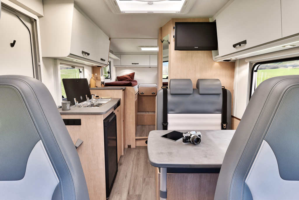 Sunlight Van V66 Front Lounge