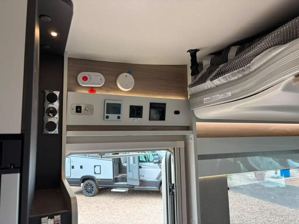 2372026 44183 12 